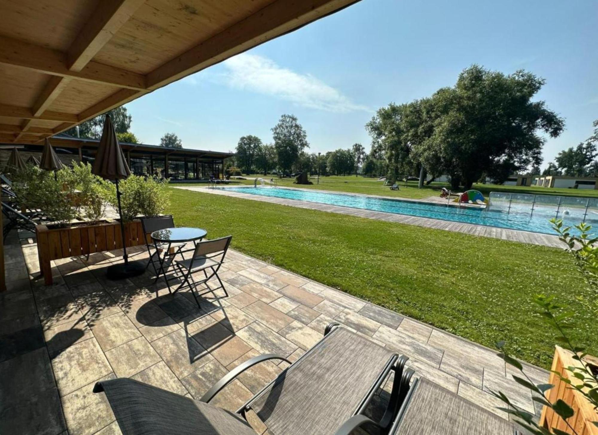 Villa Resort & Organic Spa - Zahajen Prodej Letni Sezony チェスケー・ブジェヨヴィツェ エクステリア 写真