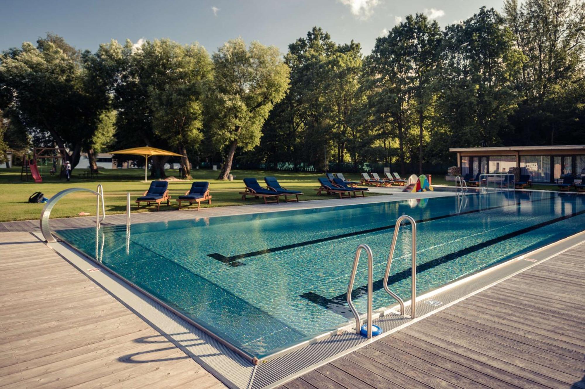 Villa Resort & Organic Spa - Zahajen Prodej Letni Sezony チェスケー・ブジェヨヴィツェ エクステリア 写真